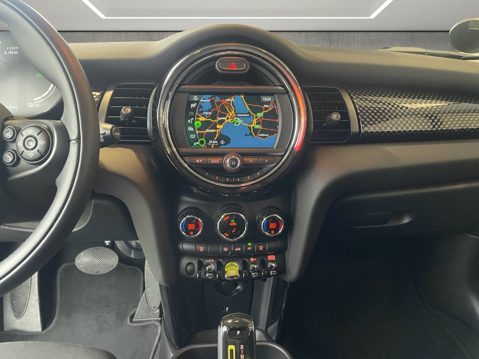 MINI Cooper SE Essential 3d