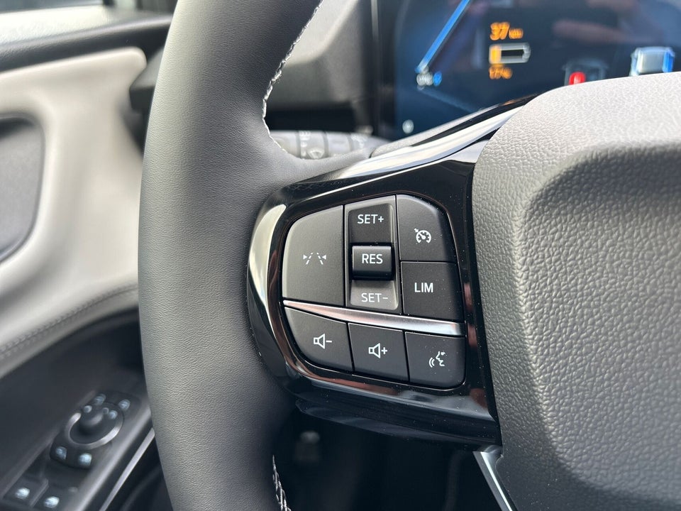 Ford Puma 46 Gen-E Select 5d