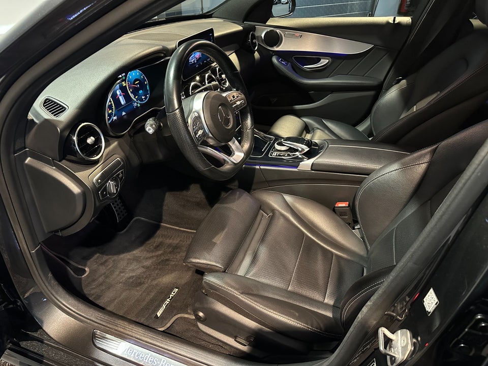 Mercedes C300 de 2,0 AMG Line stc. aut. 5d