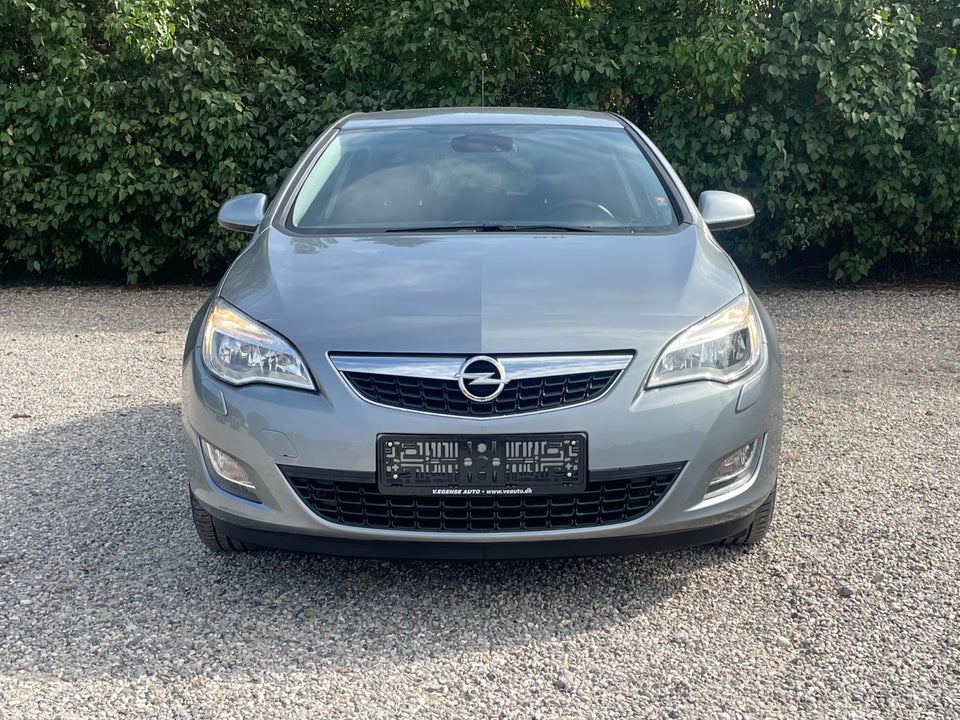 Opel Astra 1,6 Enjoy 5d