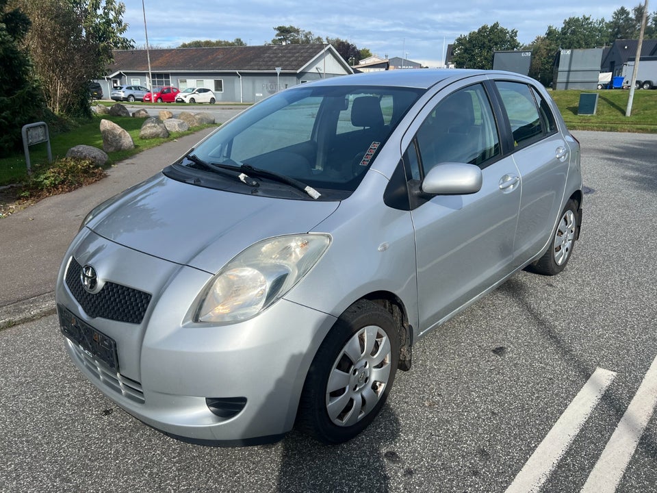 Toyota Yaris 1,3 Luna 5d