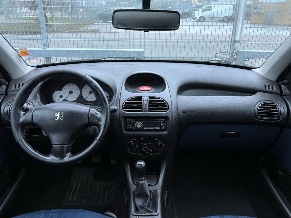 Peugeot 206 1,6 XR 5d