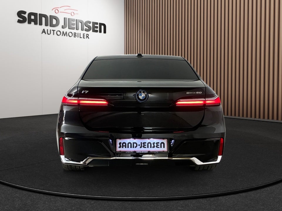 BMW i7 eDrive50 M-Sport 4d