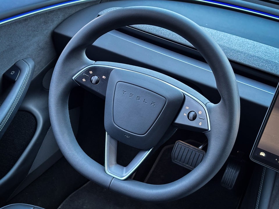 Tesla Model 3 Long Range AWD 4d