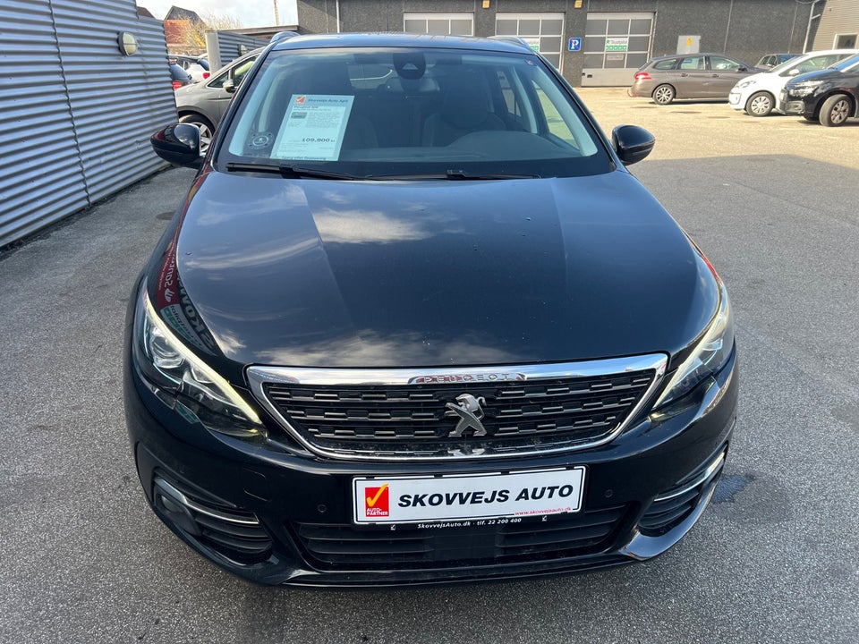 Peugeot 308 1,5 BlueHDi 130 Allure Sky SW 5d