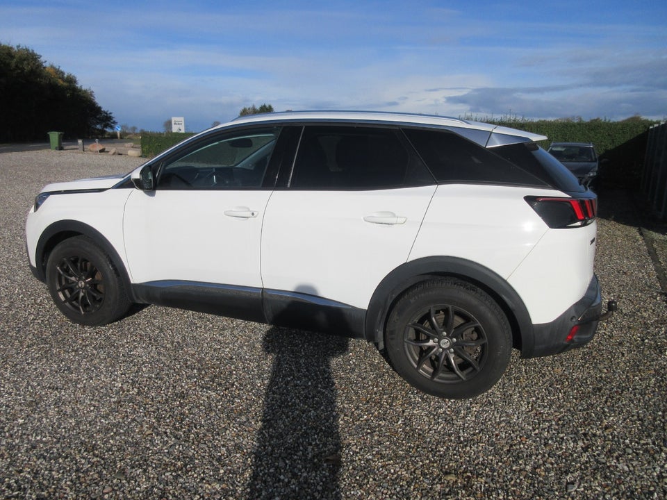 Peugeot 3008 1,5 BlueHDi 130 Allure Pack 5d