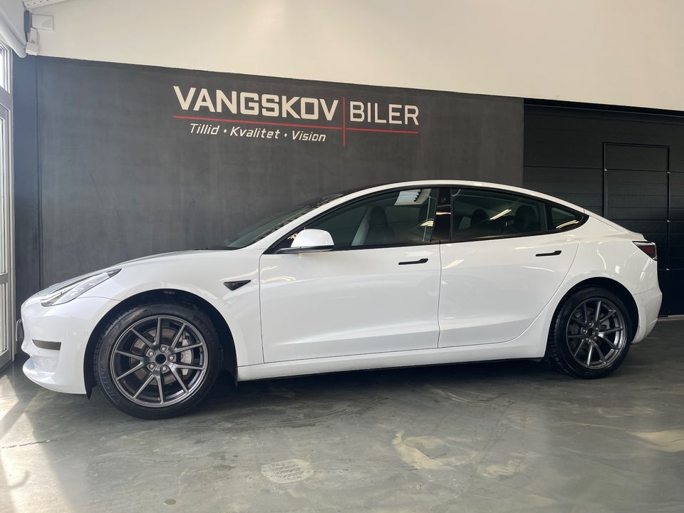 Tesla Model 3 RWD 4d