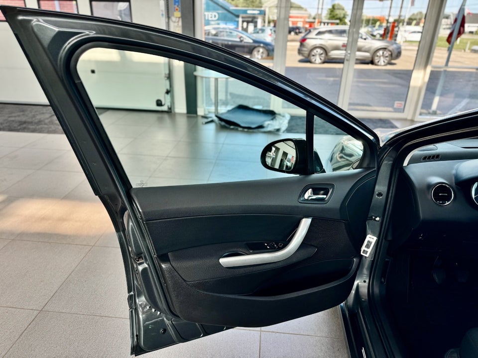 Peugeot 308 1,6 VTi Premium 5d