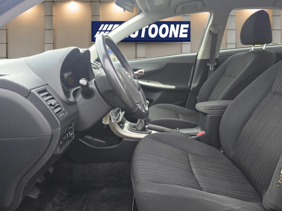 Toyota Corolla 1,4 D-4D Terra 4d