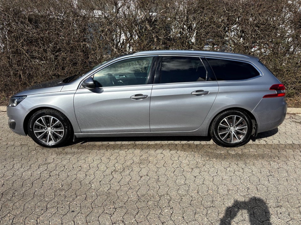 Peugeot 308 1,2 e-THP 130 Allure SW EAT6 5d