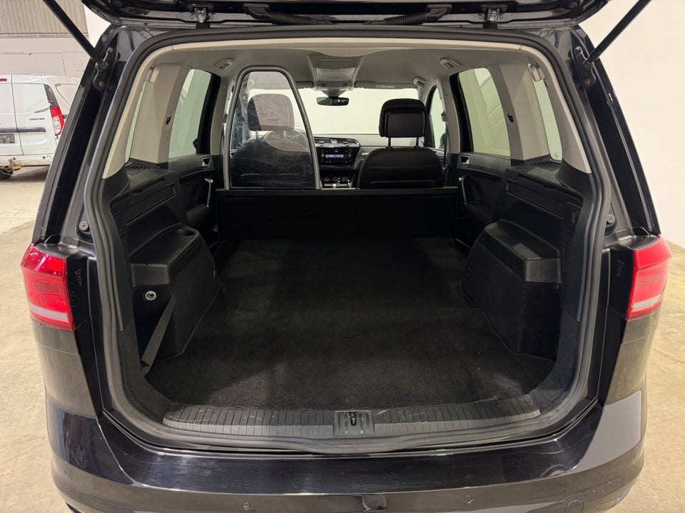 VW Touran 1,6 TDi 115 IQ.Drive DSG Van 5d