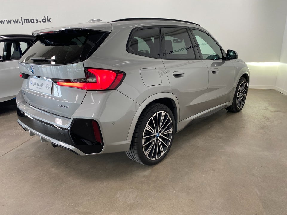 BMW iX1 xDrive30 Fully Charged M-Sport 5d