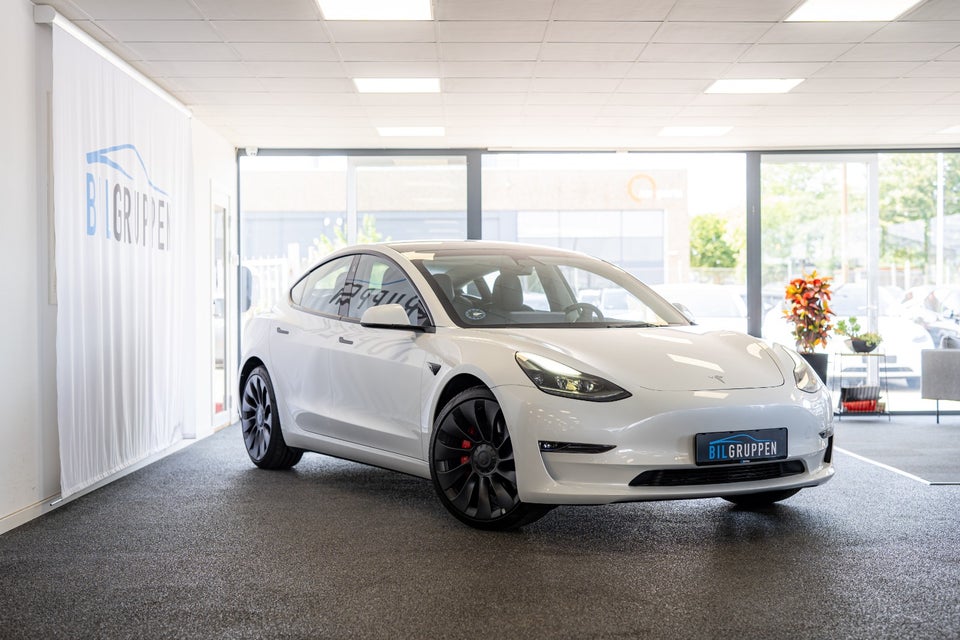 Tesla Model 3 Performance AWD 4d