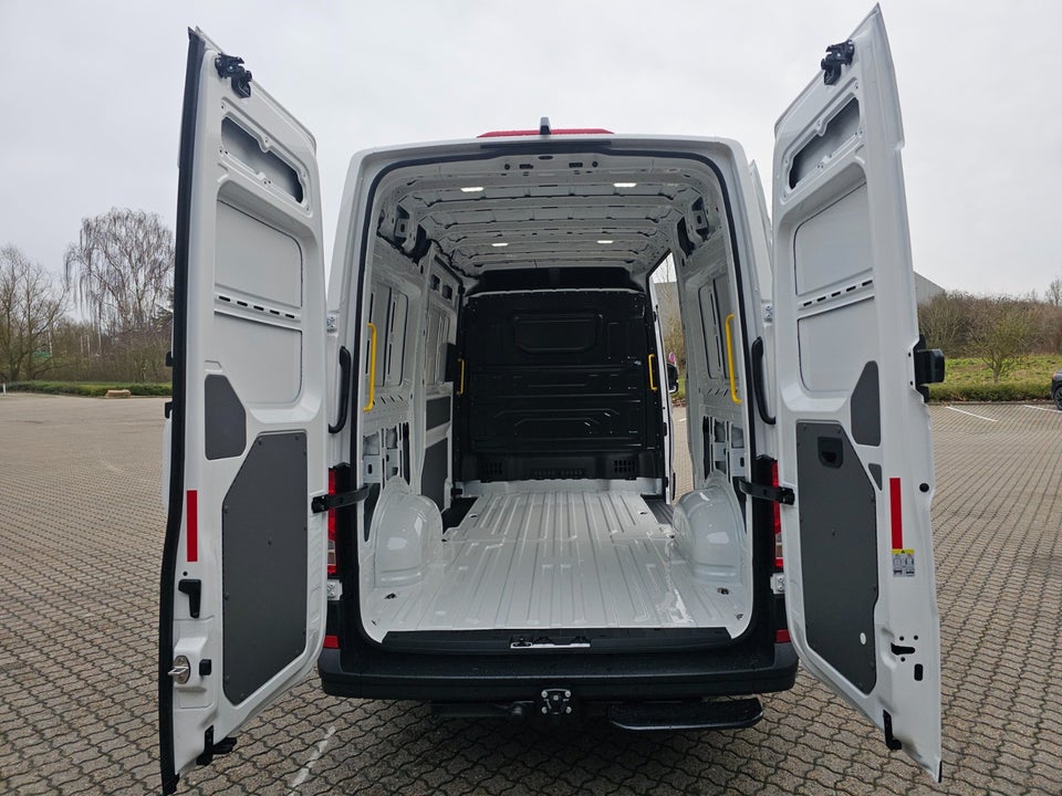 MAN TGE 2,0 3.180 Kassevogn L3H3 aut. FWD