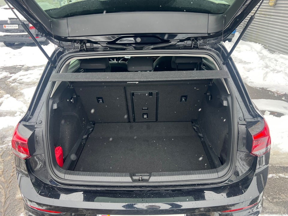 VW Golf VIII 1,5 TSi 130 Life 5d