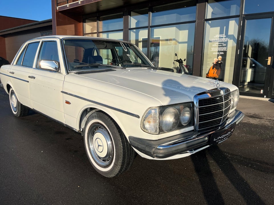 Mercedes 230 E 2,3  4d