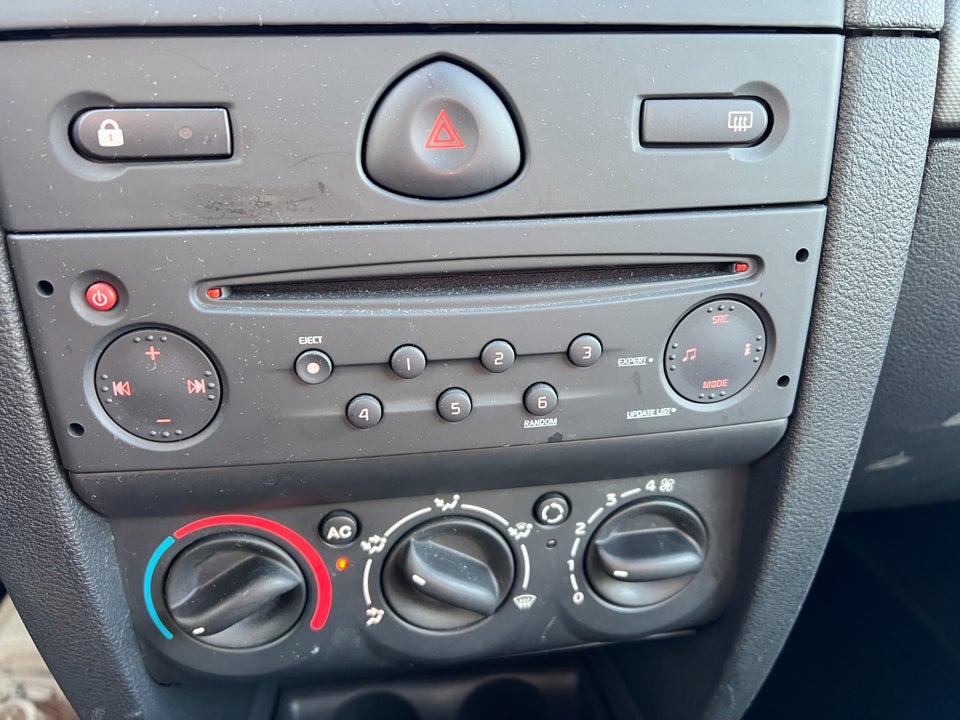 Renault Clio II 1,2 8V Storia 5d