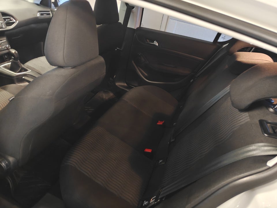 Peugeot 308 1,2 VTi 82 Active 5d