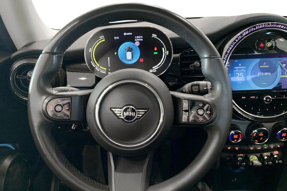 MINI Cooper SE Essential 3d