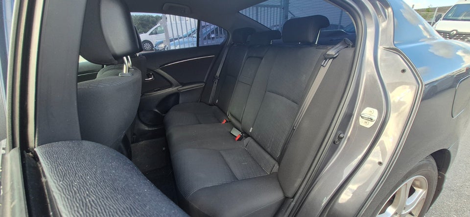 Toyota Avensis 2,0 D-4D T3 4d