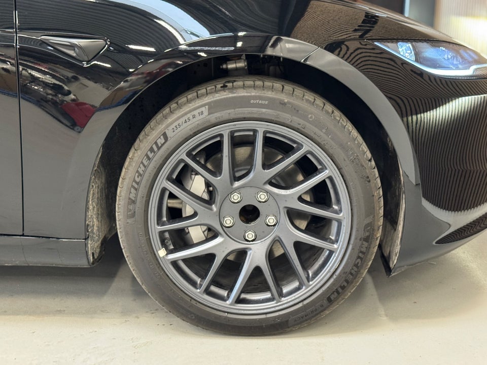 Tesla Model 3 Long Range RWD 4d