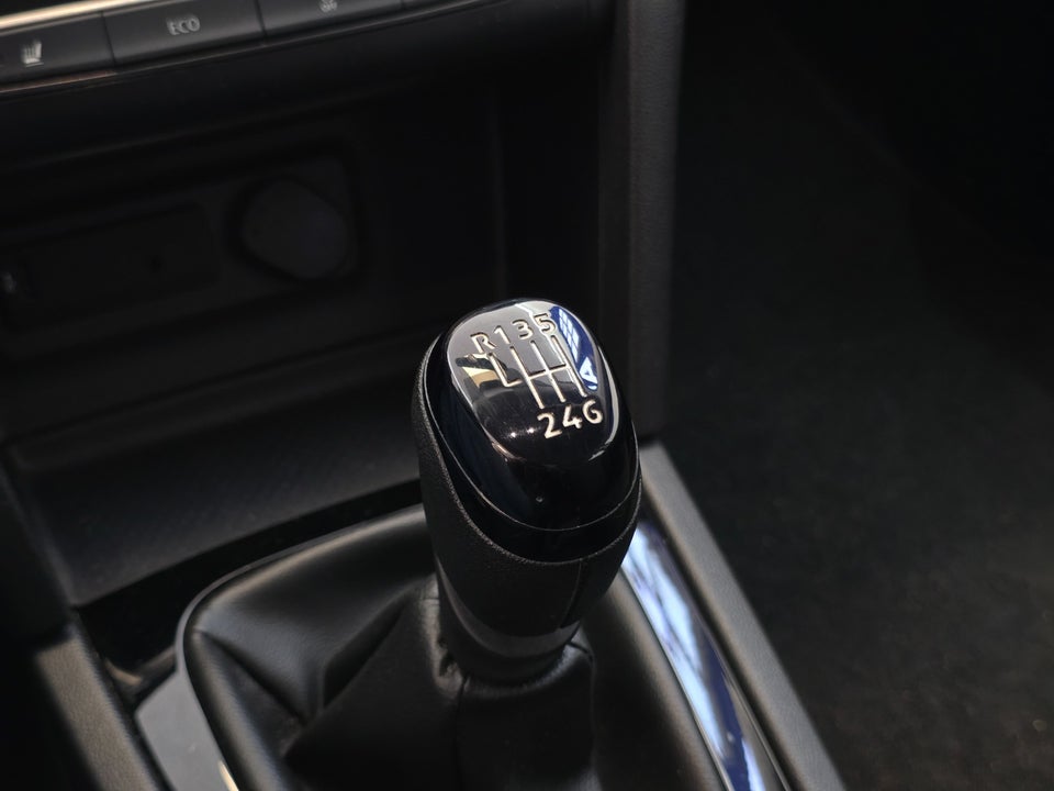 Renault Megane IV 1,2 TCe 100 Life 5d