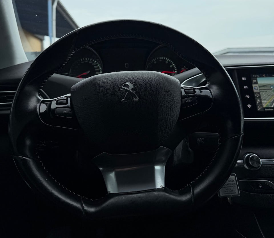 Peugeot 308 1,2 e-THP 130 Active SW 5d