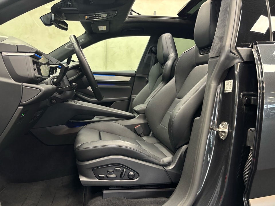 Porsche Macan Turbo 5d