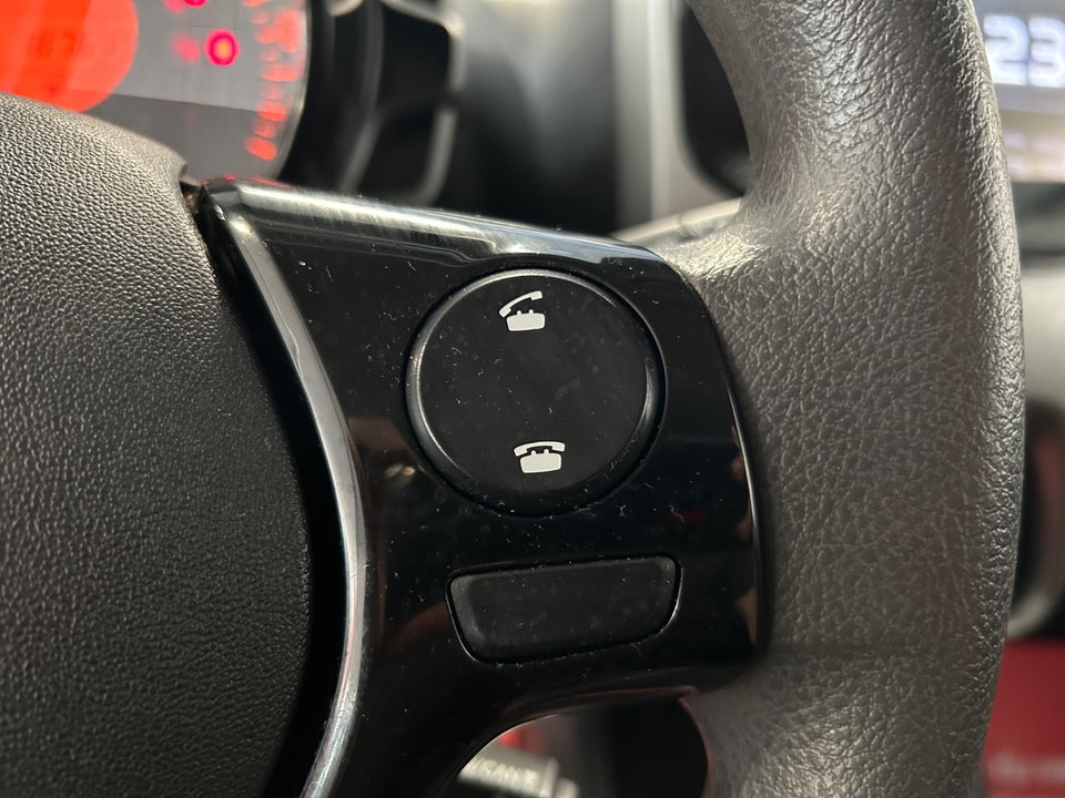 Citroën C1 1,2 PureTech Attraction 5d