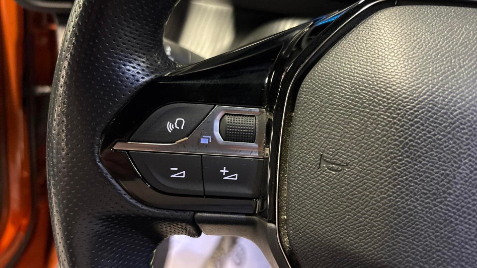 Peugeot e-2008 50 GT 5d