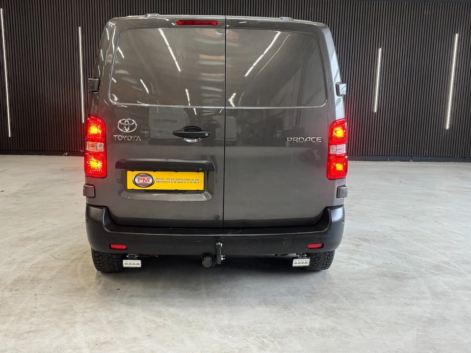 Toyota ProAce 2,0 D 144 Medium Master aut. 4d