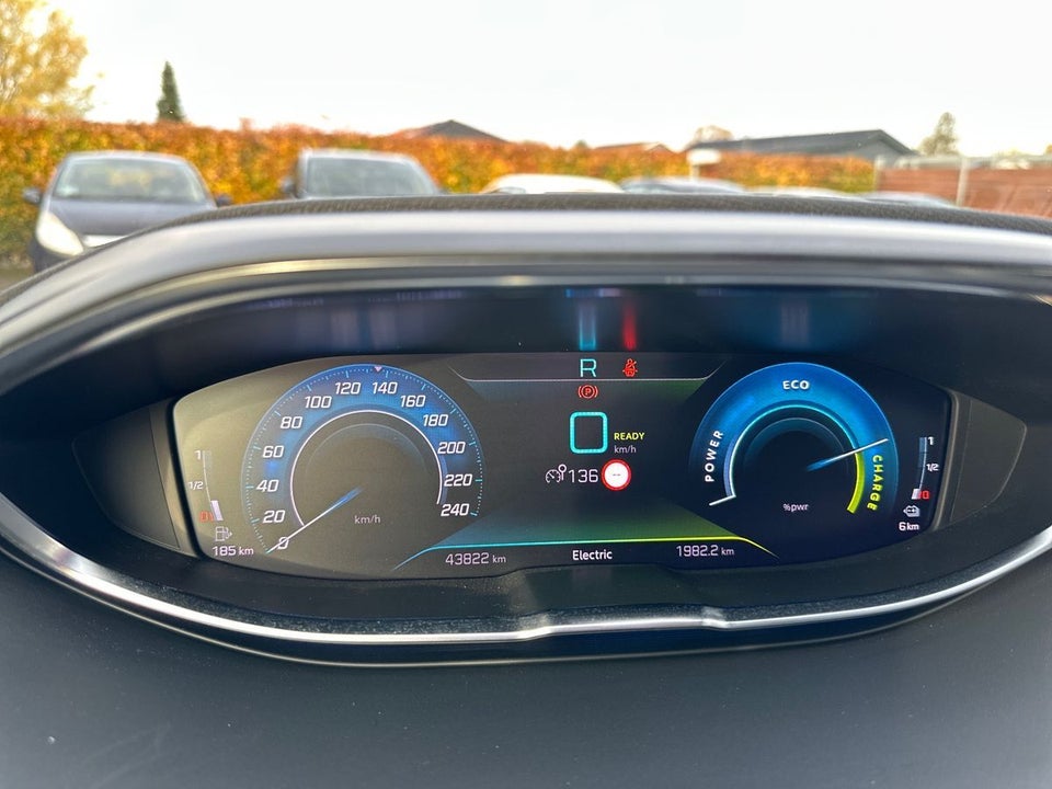 Peugeot 3008 1,6 Hybrid Selection Sport EAT8 5d