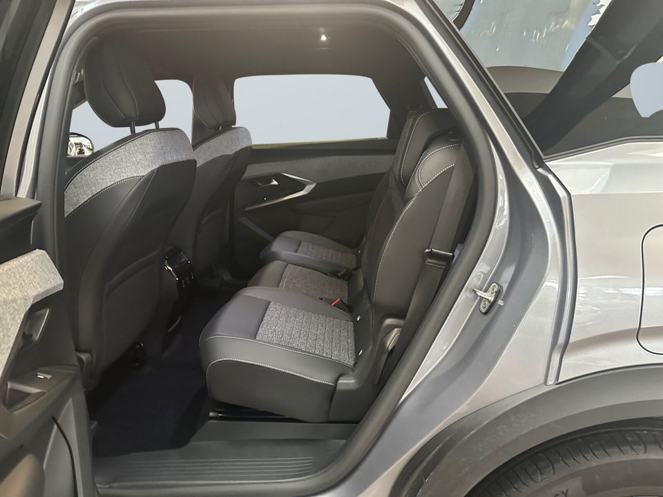 Peugeot e-5008 77 Allure 7prs 5d