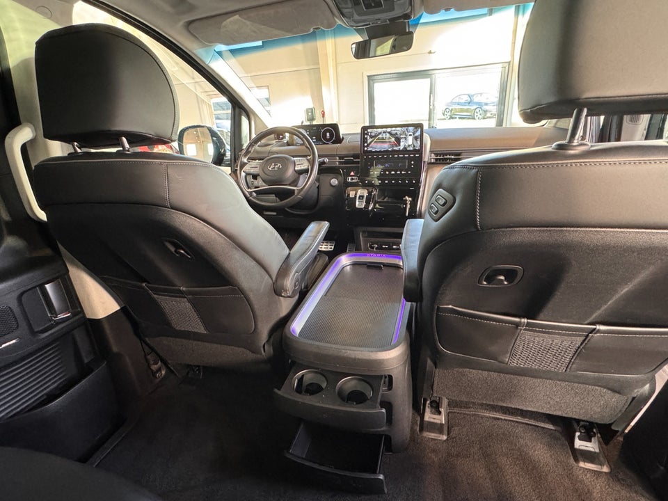 Hyundai Staria 2,2 CRDi Signature aut. AWD 5d