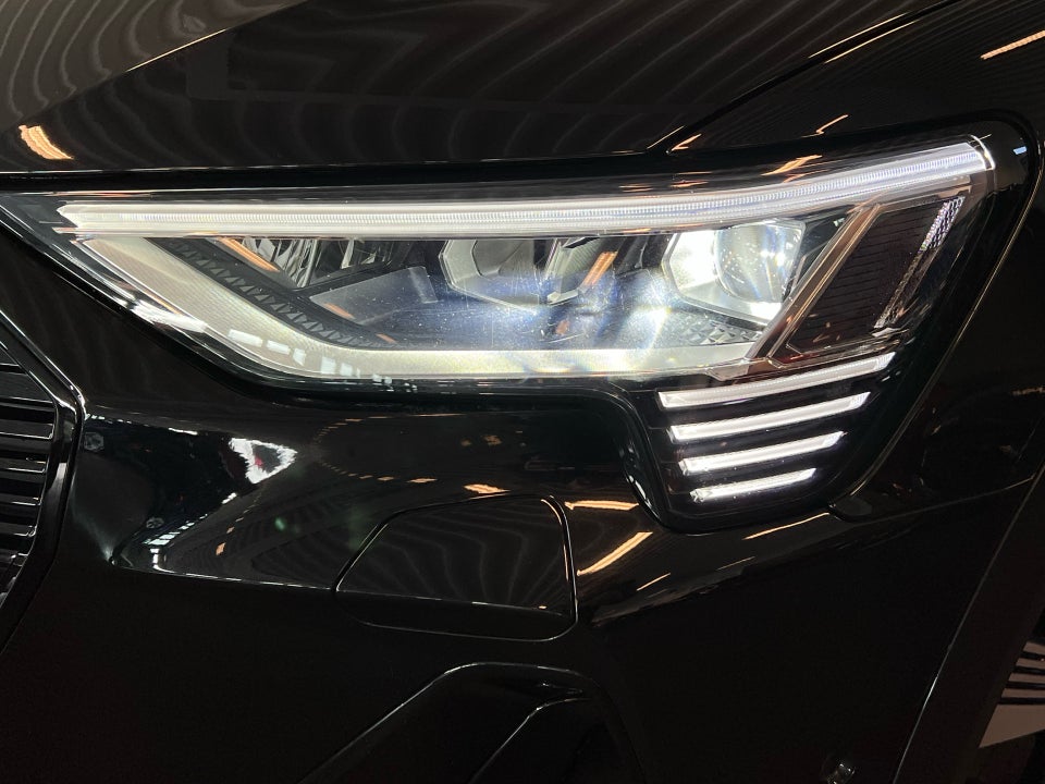 Audi e-tron 55 S-line Prestige Sportback quattro 5d