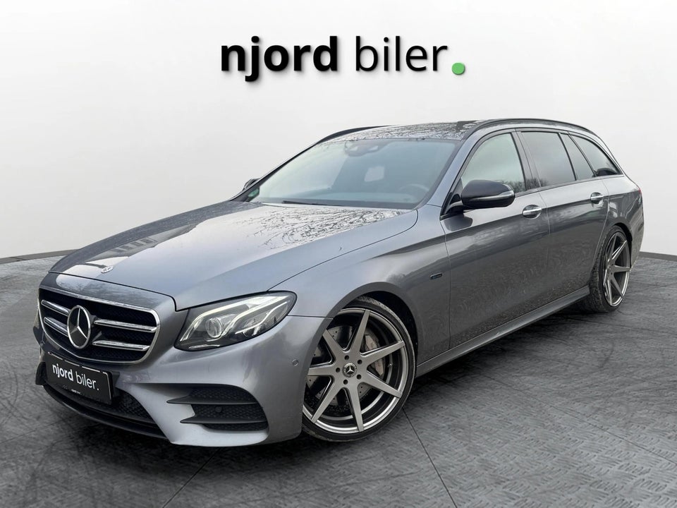 Mercedes E300 de 2,0 AMG Line stc. aut. 5d