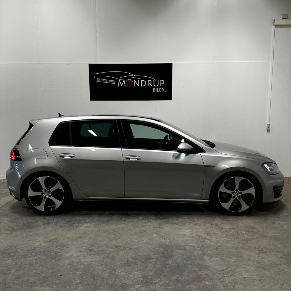 VW Golf VII 2,0 GTi DSG BMT 5d