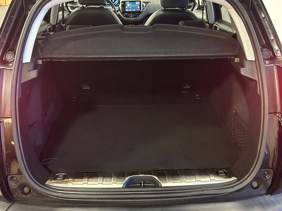 Peugeot 2008 1,2 e-THP 130 Allure Sky 5d