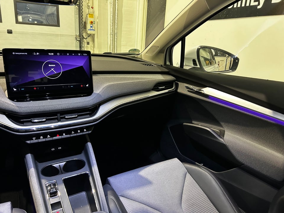 Skoda Enyaq 60 iV Plus Lodge 5d