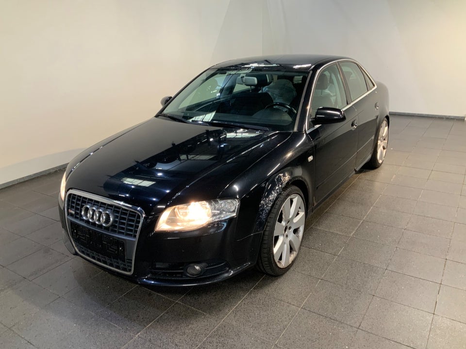 Audi A4 1,8 T 163 S-line 4d