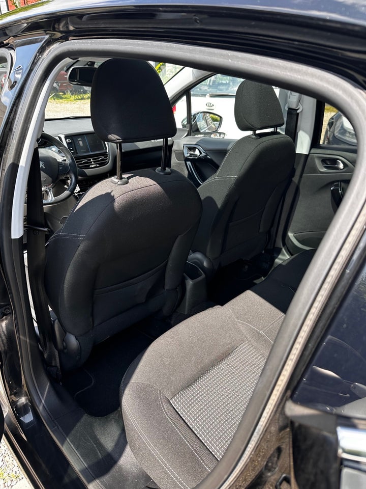 Peugeot 208 1,6 BlueHDi 100 Allure Sky 5d