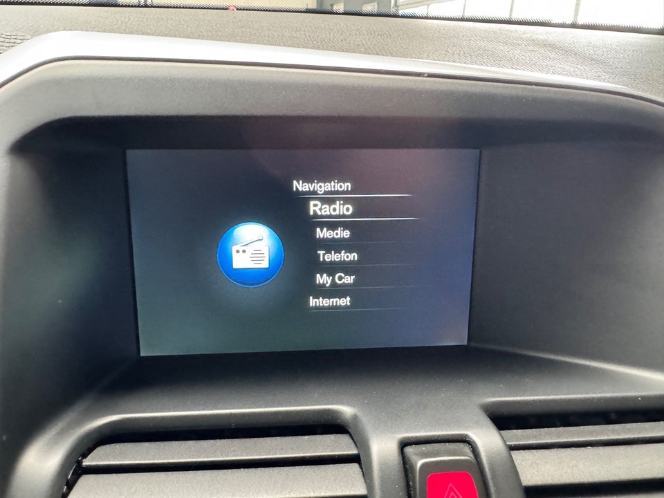 Volvo XC60 2,0 D4 190 Momentum 5d