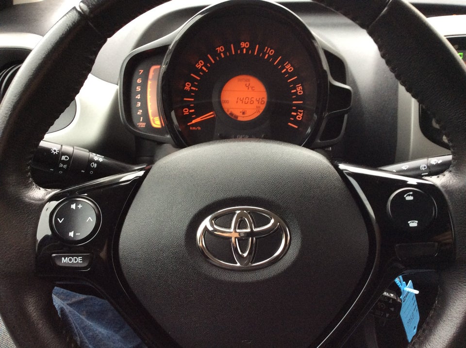 Toyota Aygo 1,0 VVT-i x-black II 5d