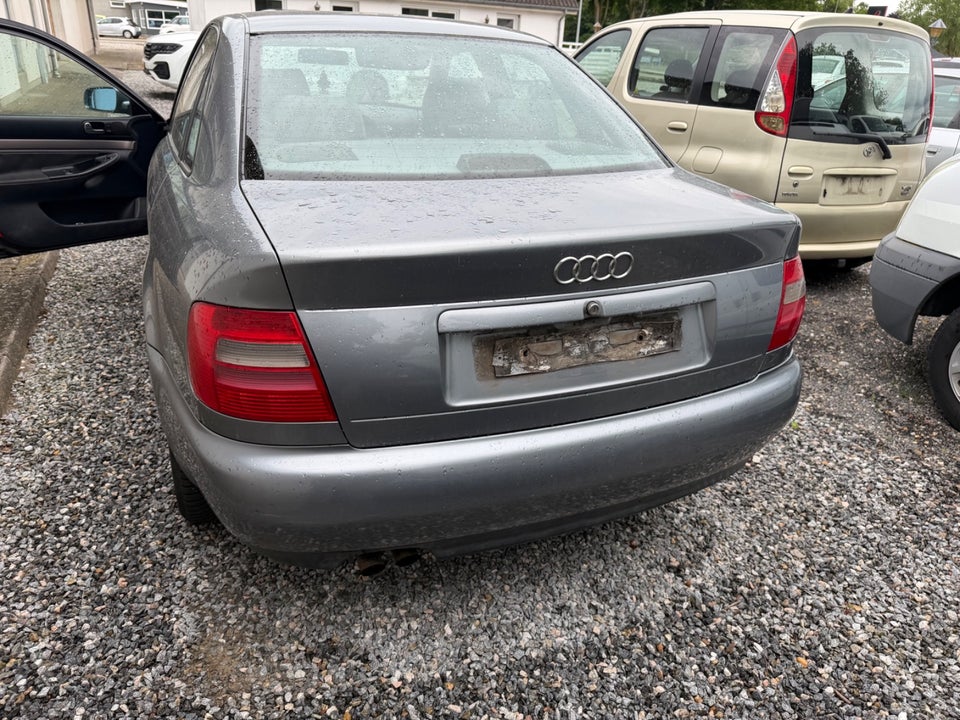 Audi A4 1,8 T Avant Tiptr. 5d