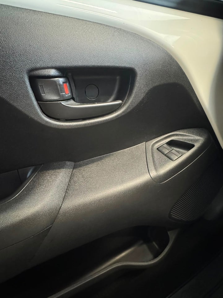 Toyota Aygo 1,0 VVT-i x-play x-touch 5d
