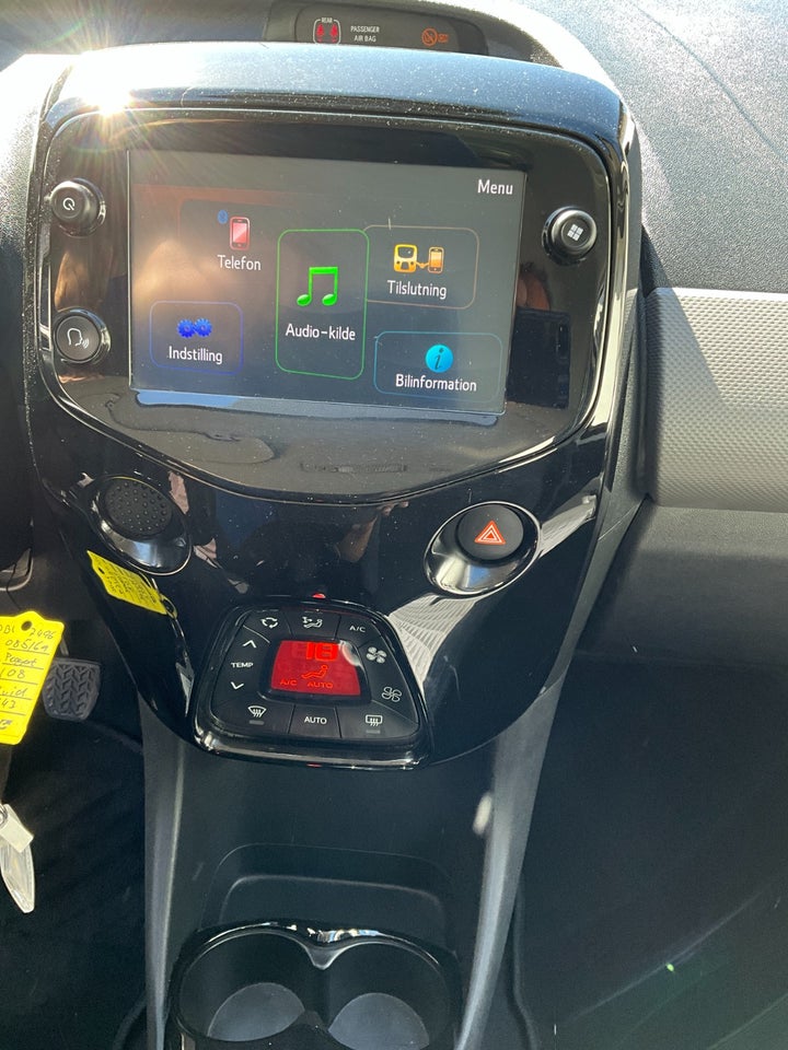 Peugeot 108 1,0 e-VTi 72 Selection Tech 5d