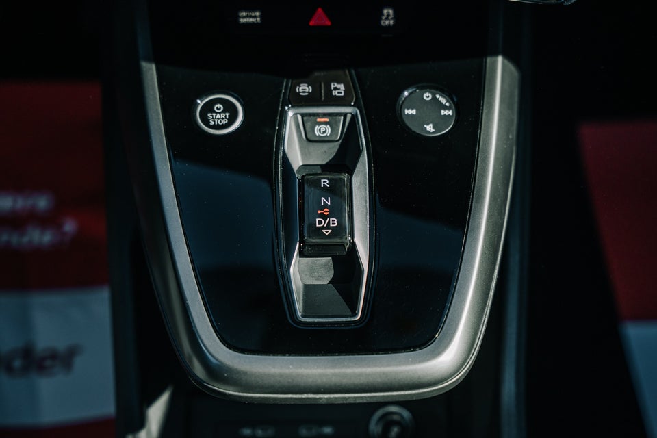 Audi Q4 e-tron 40 S-line 5d