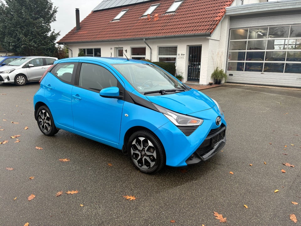 Toyota Aygo 1,0 VVT-i x-plore 5d