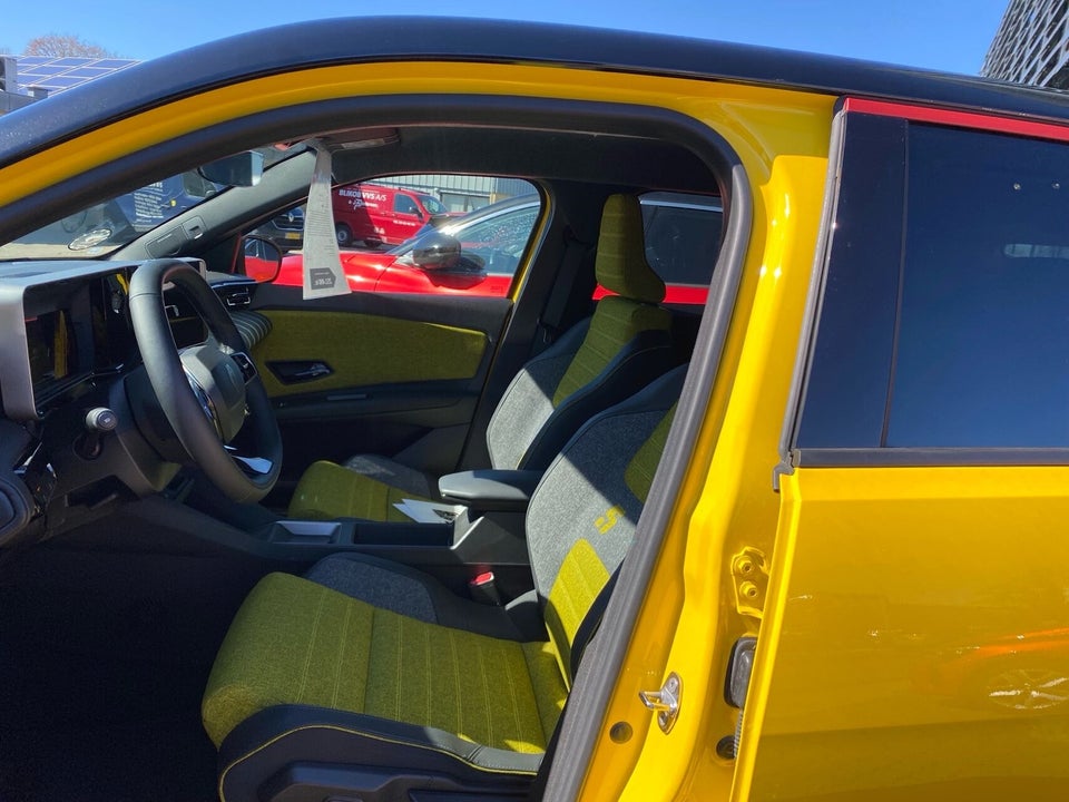 Renault 5 E-Tech 52 Iconic 5d