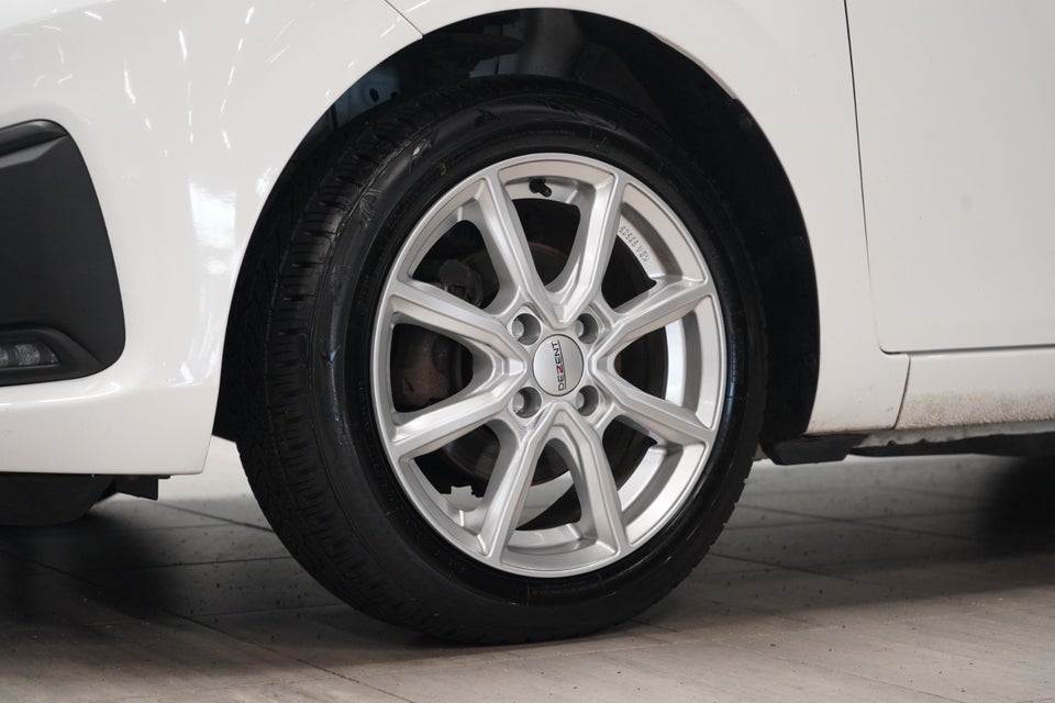 Peugeot 108 1,0 e-VTi 72 Infinity 5d